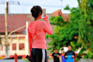 乐鱼官方-国足球员训练强度持续增加，中国足球队训练